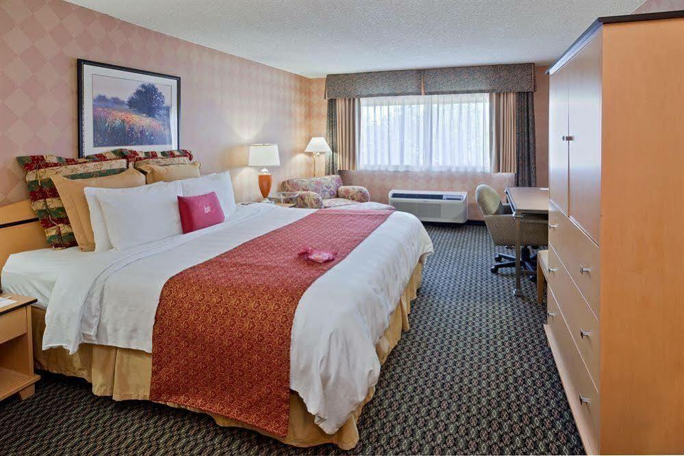 Crowne Plaza Silicon Valley North - Union City By Ihg Екстериор снимка